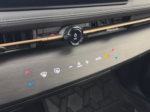 Used 2025 Nissan Ariya AWD image 21