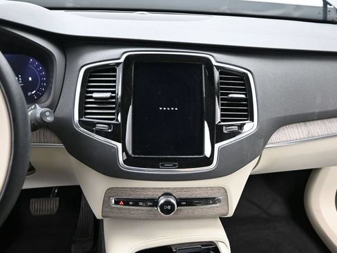 Used 2024 Volvo XC90 B6 Plus w/ Protection Package Premier AWD/4WD image 18