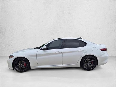 Used 2017 Alfa Romeo Giulia Ti w/ TI 19" Sport Package RWD image 8