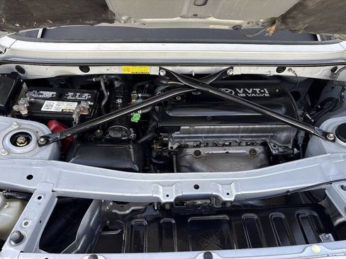 Used 2003 Toyota MR2 image 11