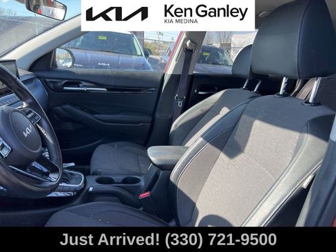 Certified 2023 Kia Seltos S w/ Navigation Package image 11