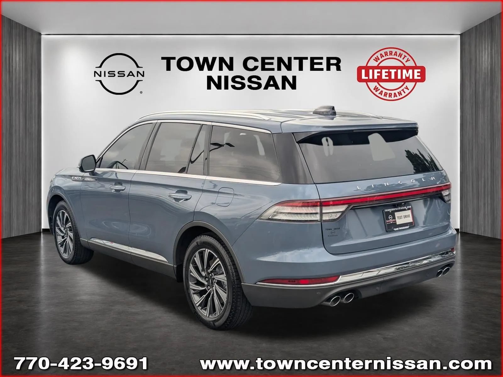 Used 2025 Lincoln Aviator 2WD image 5
