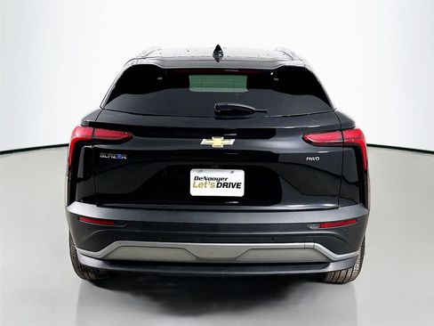 Used 2024 Chevrolet Blazer EV LT image 7