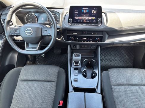 Used 2025 Nissan Rogue SV FWD image 11