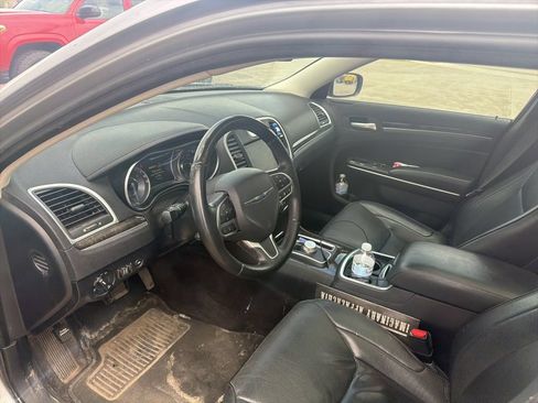 Used 2018 Chrysler 300 Limited w/ Safetytec Plus Group AWD/4WD image 9