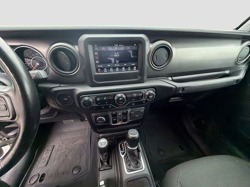 Used 2022 Jeep Gladiator Sport image 27