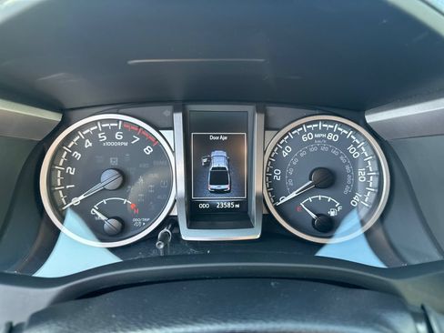 Used 2023 Toyota Tacoma Limited AWD/4WD image 21