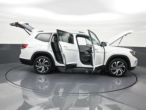 Used 2023 Volkswagen Atlas SEL AWD/4WD image 35