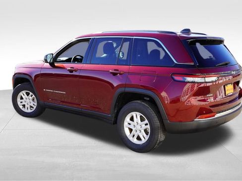 Certified 2023 Jeep Grand Cherokee Laredo w/ Luxury Tech Group I image 8