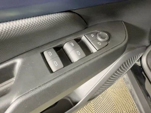 Used 2024 Chevrolet Equinox EV LT FWD image 21