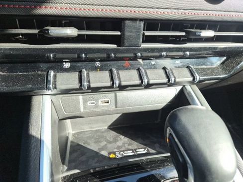 Used 2023 Chevrolet Colorado Z71 w/ Z71 Convenience Package 2 image 19