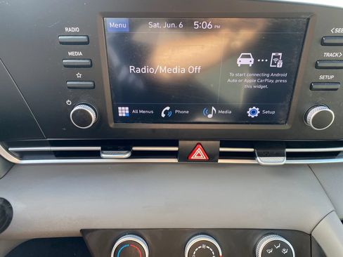 Certified 2025 Hyundai Elantra SE FWD image 16