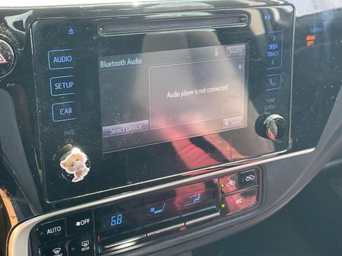 Used 2019 Toyota Corolla LE image 8