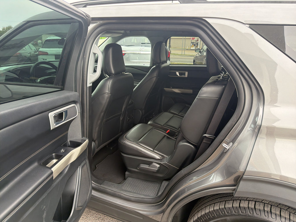 Used 2023 Ford Explorer XLT w/ Equipment Group 202A RWD image 27