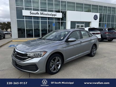 Used 2024 Volkswagen Jetta SE FWD image 1
