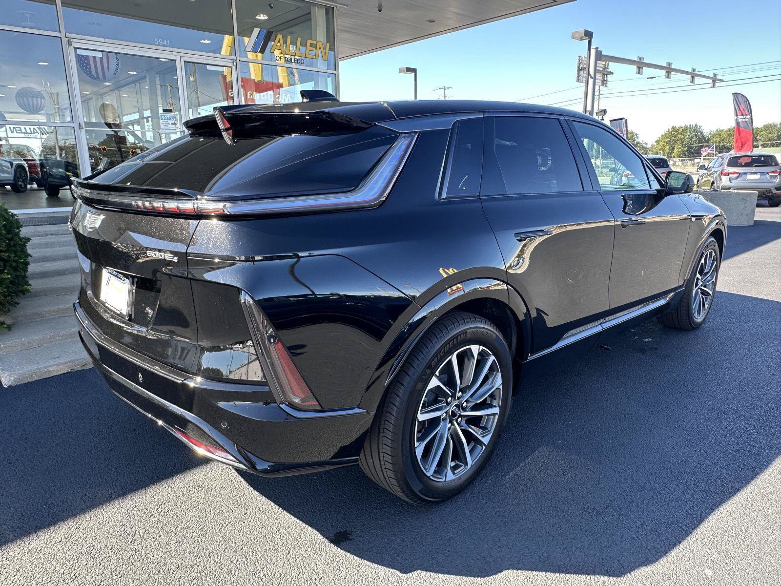 Used 2024 Cadillac Lyriq Sport AWD/4WD image 14
