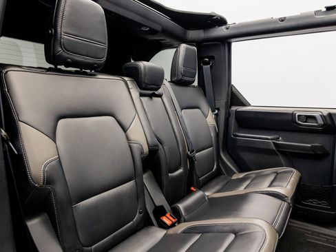 Used 2025 Ford Bronco Outer Banks image 36