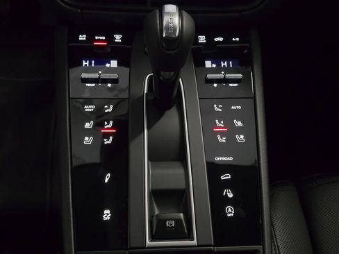 New 2026 Porsche Macan S image 17