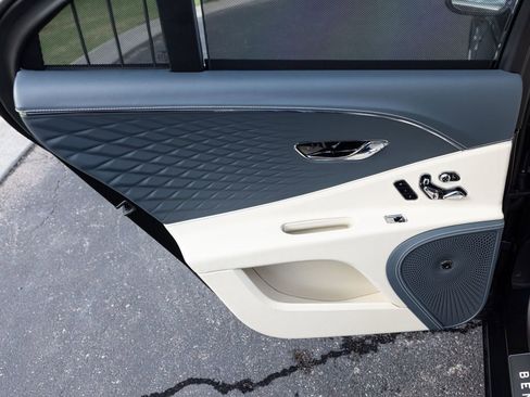 New 2026 Bentley Flying Spur Plug-In Hybrid AWD/4WD image 56