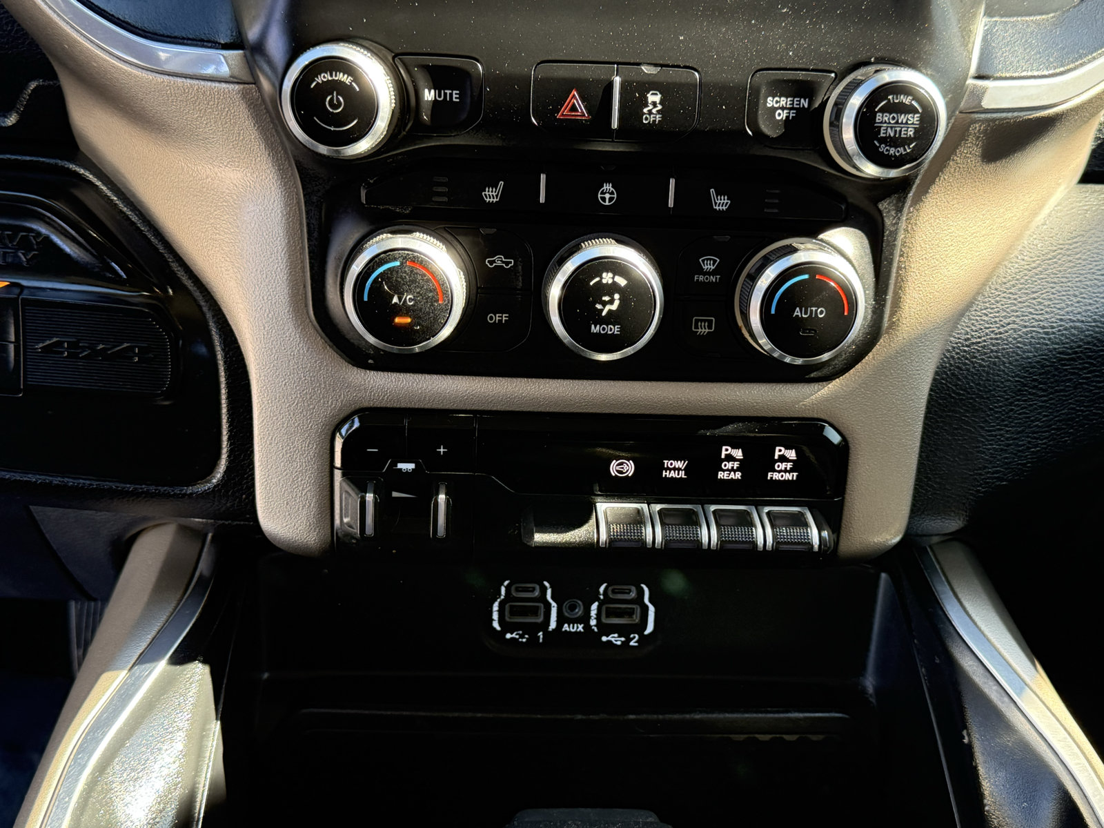 Used 2021 RAM 3500 Laramie AWD/4WD image 13