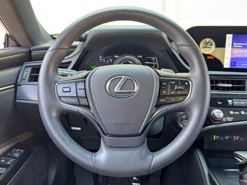 Used 2025 Lexus ES 300h w/ Premium Package FWD image 24