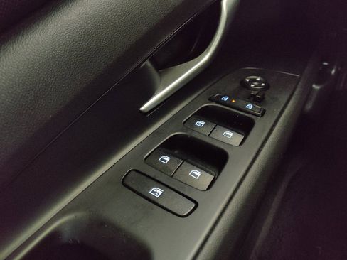 Used 2024 Hyundai Elantra SEL FWD image 27