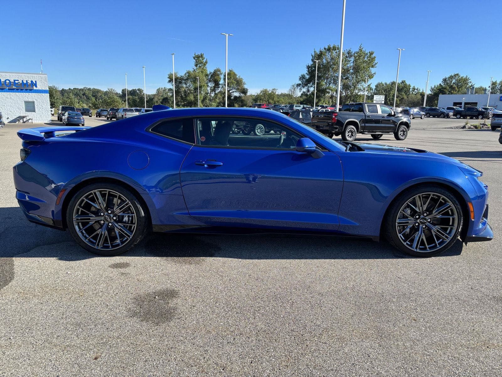 Used 2021 Chevrolet Camaro ZL1 RWD image 6