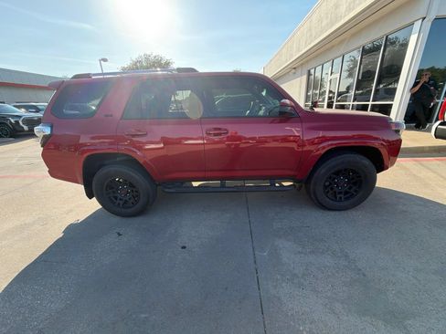 Used 2024 Toyota 4Runner SR5 AWD/4WD image 5