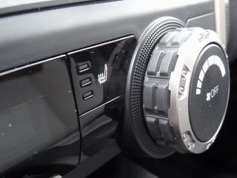 Used 2025 Toyota Tacoma TRD Off-Road image 15