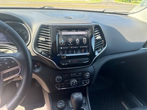 Used 2019 Jeep Cherokee Limited AWD/4WD image 24