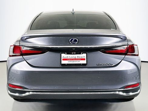 Used 2021 Lexus ES 300h w/ Luxury Package FWD image 3