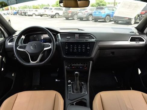 Certified 2023 Volkswagen Tiguan SE FWD image 7