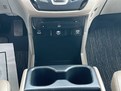 Used 2021 Honda Odyssey Touring image 37