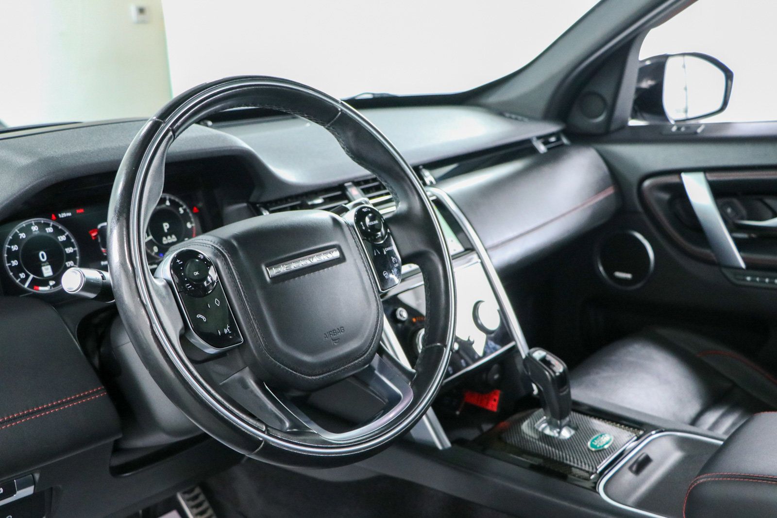 Used 2020 Land Rover Discovery Sport HSE R-Dynamic AWD/4WD image 24