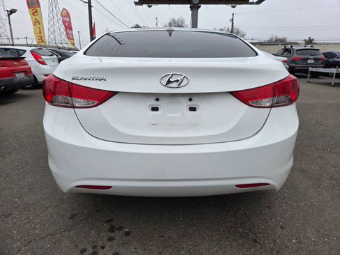 Used 2013 Hyundai Elantra GLS w/ Preferred Pkg image 3
