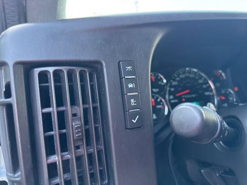 Used 2018 GMC Savana 2500 w/ Communications Package image 29