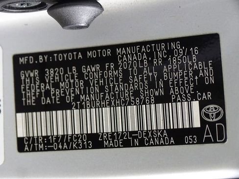 Used 2017 Toyota Corolla SE image 17