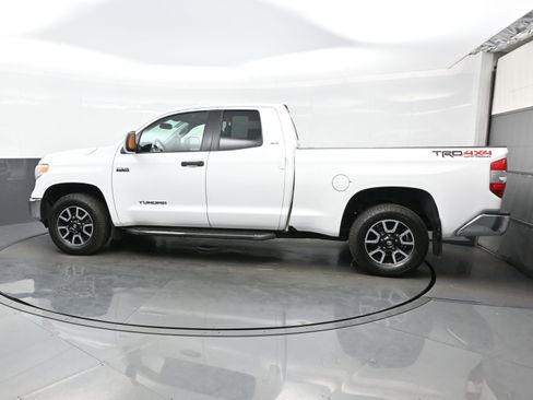 Used 2017 Toyota Tundra SR5 image 3
