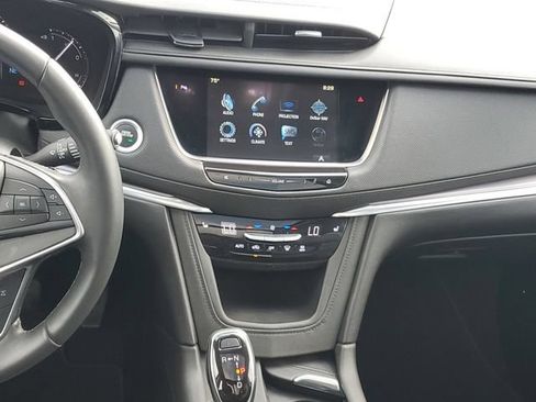 Certified 2017 Cadillac XT5 Luxury w/ Driver Awareness Package FWD image 14