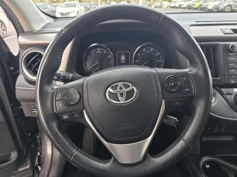 Used 2017 Toyota RAV4 Platinum image 16
