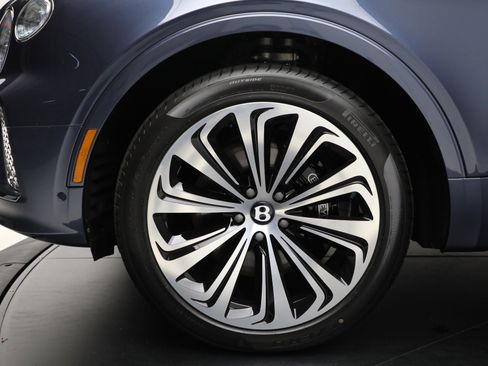 New 2025 Bentley Bentayga Extended Wheelbase image 45