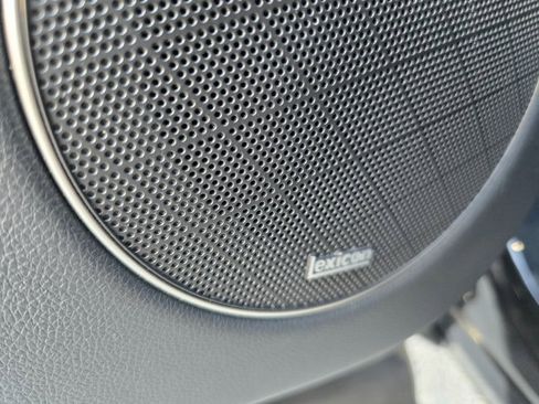 Used 2023 Genesis GV70 2.5T w/ Sport Prestige Package image 34