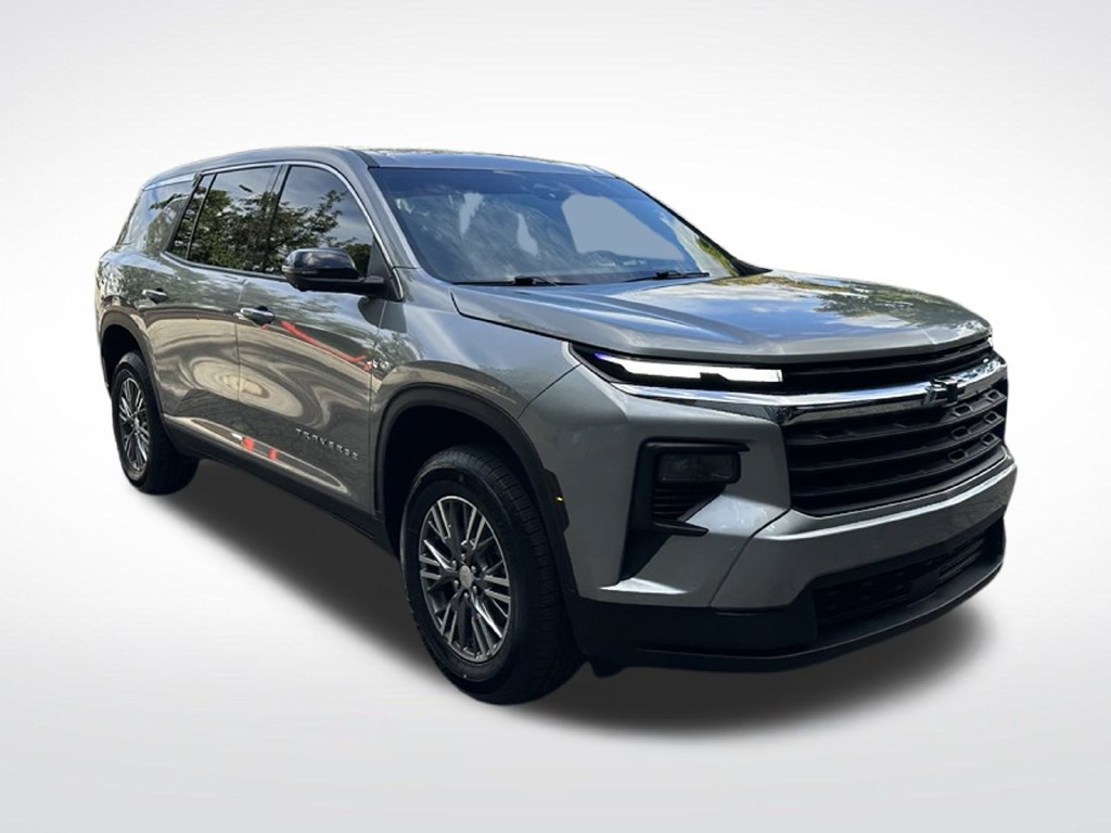 Used 2024 Chevrolet Traverse LS w/ LPO, Floor Liner Package FWD image 8