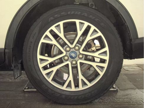 Used 2020 Ford Escape SEL FWD image 25
