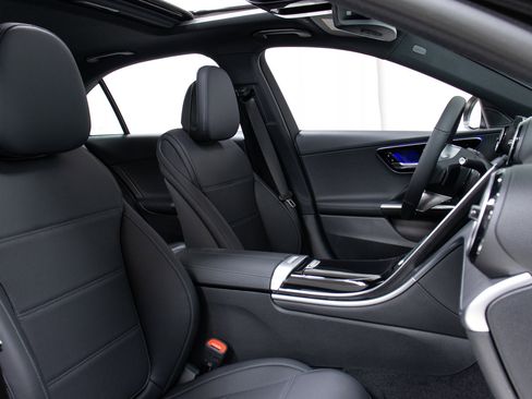 Used 2025 Mercedes-Benz C 300 4MATIC Sedan image 23