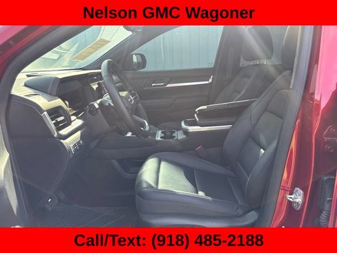 Used 2025 GMC Terrain Elevation w/ Elevation Premium Package AWD/4WD image 9