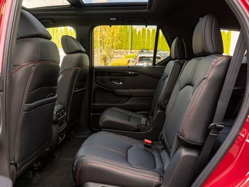 New 2025 Honda Pilot TrailSport image 11