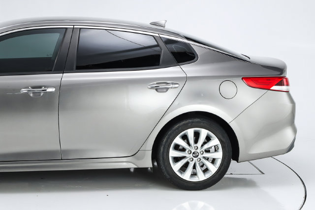 Used 2018 Kia Optima LX w/ Convenience Package FWD image 5