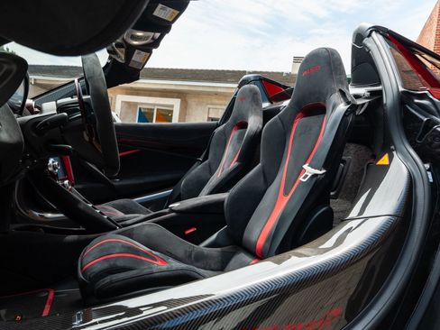Used 2022 McLaren 765LT RWD image 9