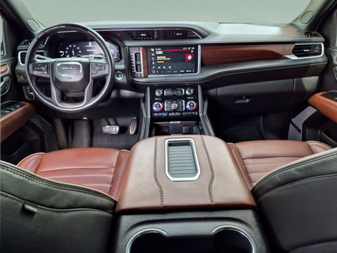 Used 2023 GMC Yukon Denali Ultimate w/ LPO, Floor Liner Package AWD/4WD image 25